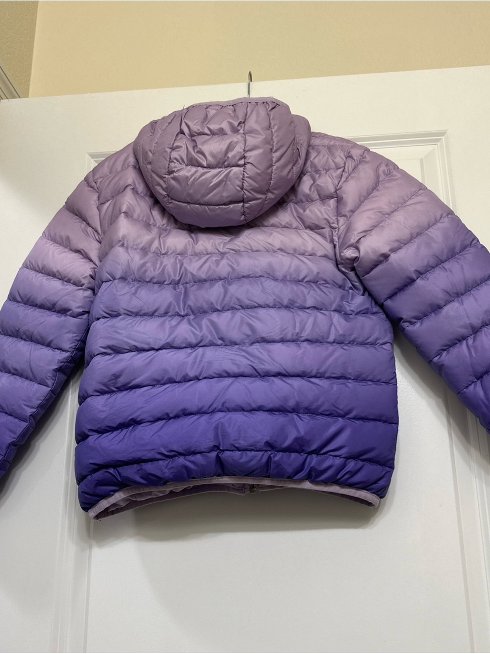 Eddie Bauer Reversible Girls' Ombre Purple Hooded Puffer Jacket Size 10/12 - Picture 3 of 6
